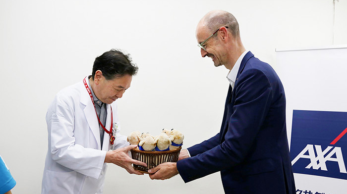写真:神奈川県立こども医療センターを訪問し贈呈式を開催 2