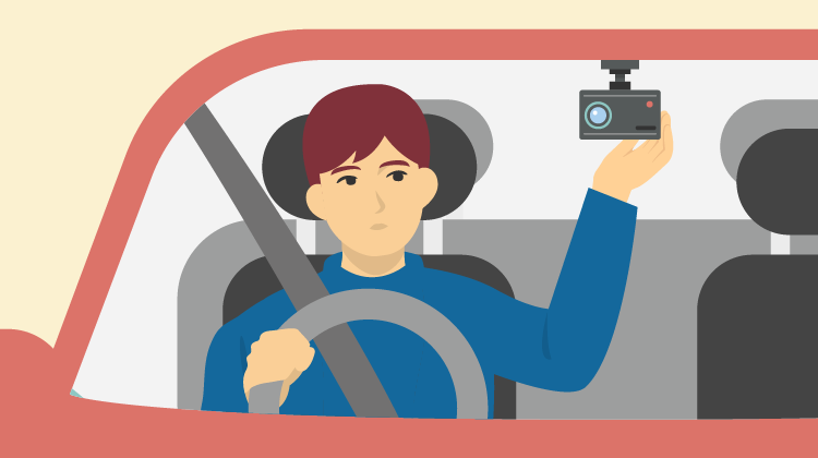 ドライブレコーダーの選び方と設置のコツ、自動車保険での役割を解説！