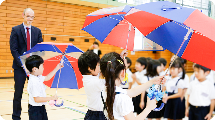 「雨の日も安心！楽しく通学！傘寄贈」続報